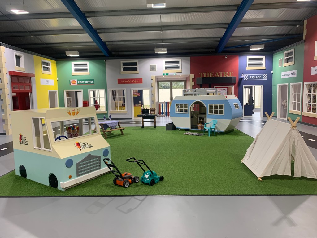 Play Avenue, Messingham